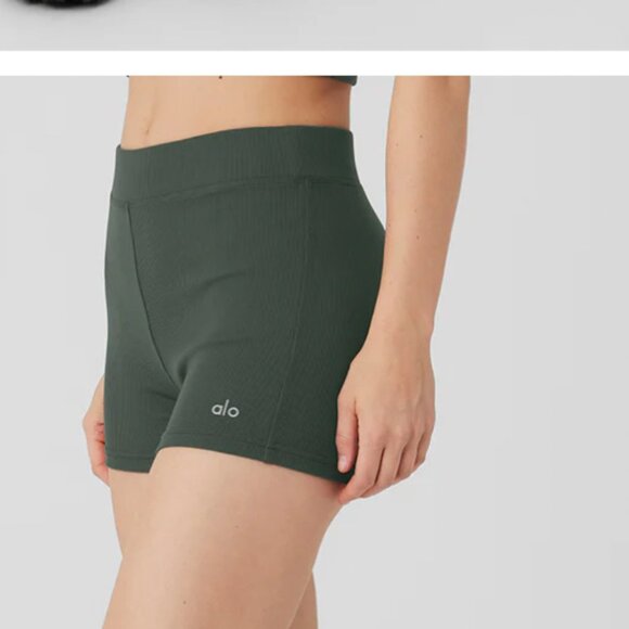 Alo Goddess Ribbed High-Waist Hot Short - Picture 5 of 5